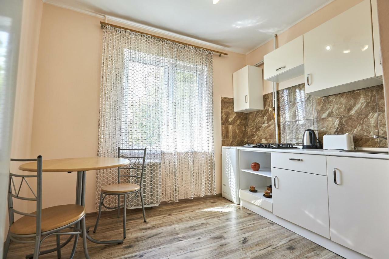 Babylon Apartments On Kievskaya Street Ρίβνε Εξωτερικό φωτογραφία